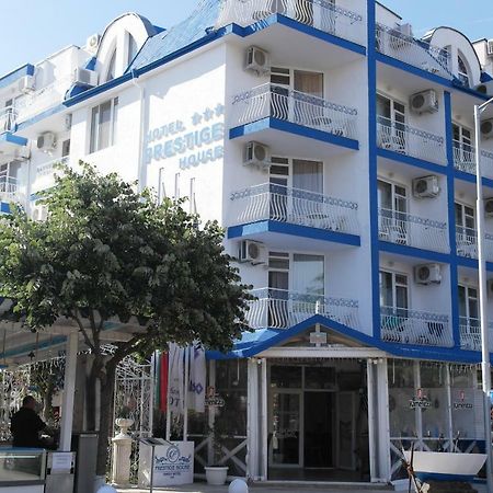Hotel Prestige House Pantai Sunny Bagian luar foto