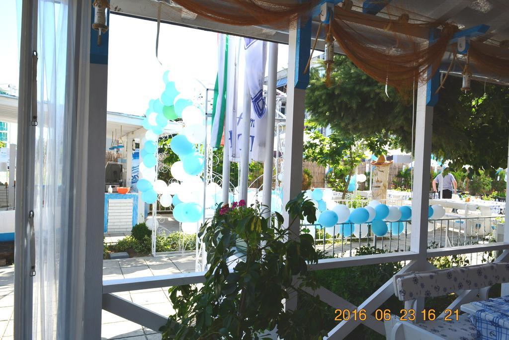 Hotel Prestige House Pantai Sunny Bagian luar foto