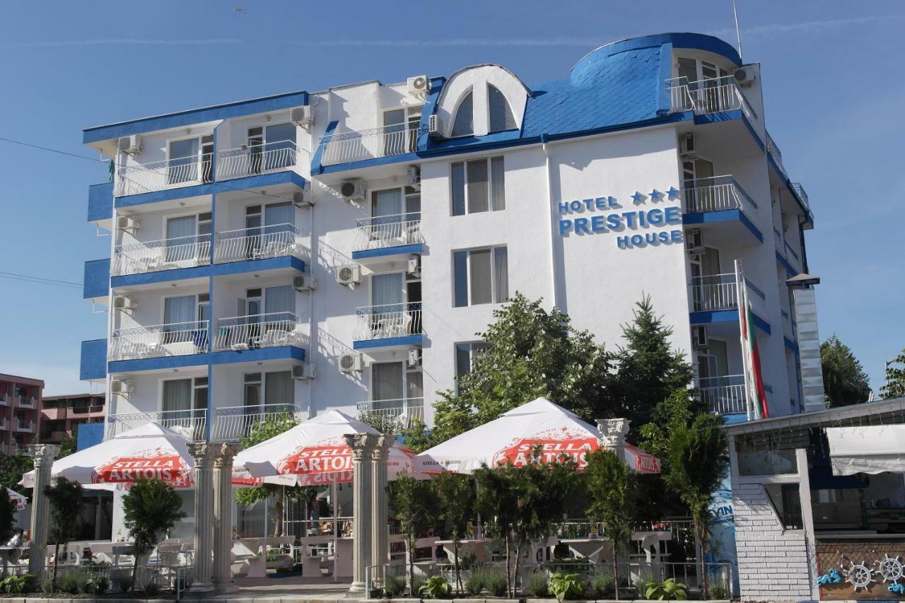 Hotel Prestige House Pantai Sunny Bagian luar foto