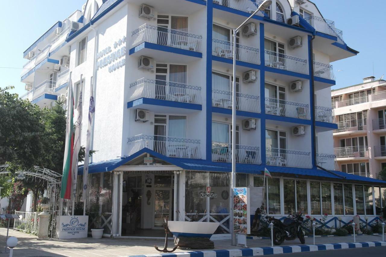 Hotel Prestige House Pantai Sunny Bagian luar foto