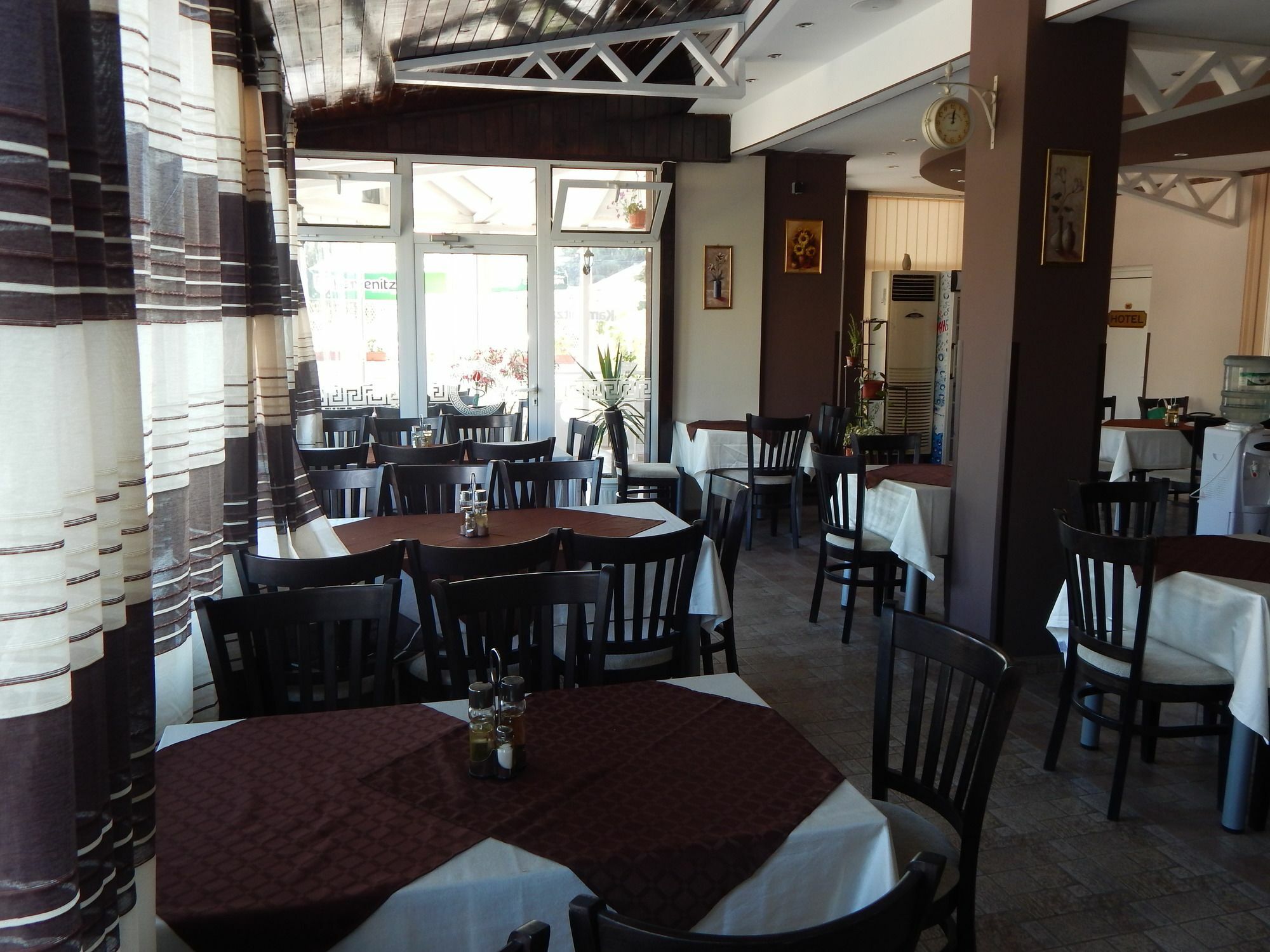 Hotel Prestige House Pantai Sunny Bagian luar foto