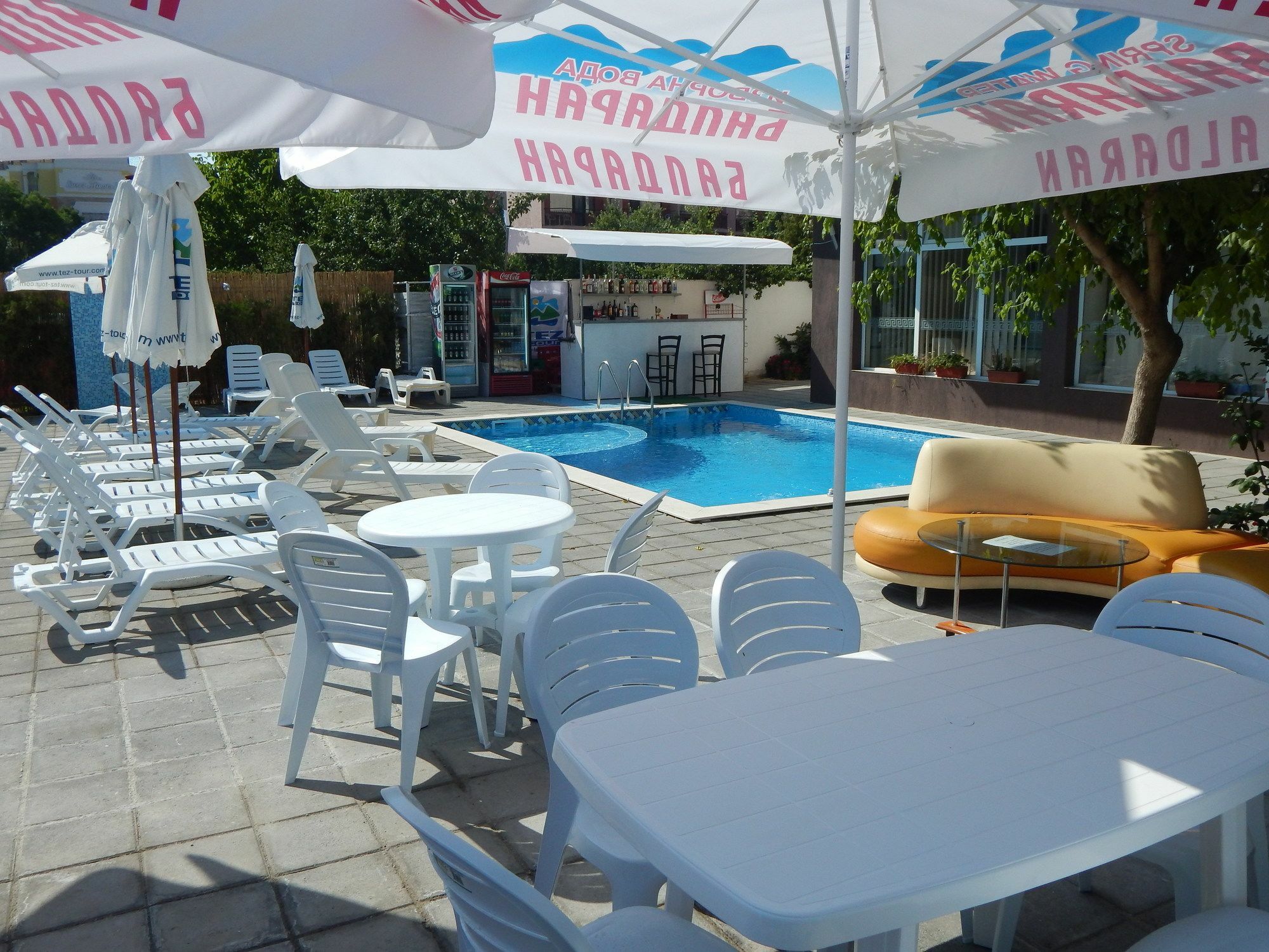 Hotel Prestige House Pantai Sunny Bagian luar foto