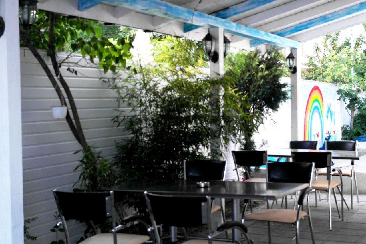 Hotel Prestige House Pantai Sunny Bagian luar foto
