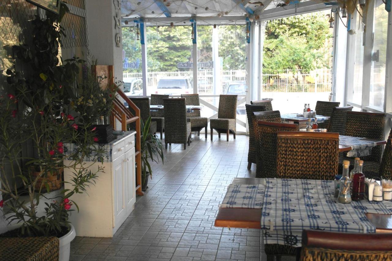 Hotel Prestige House Pantai Sunny Bagian luar foto